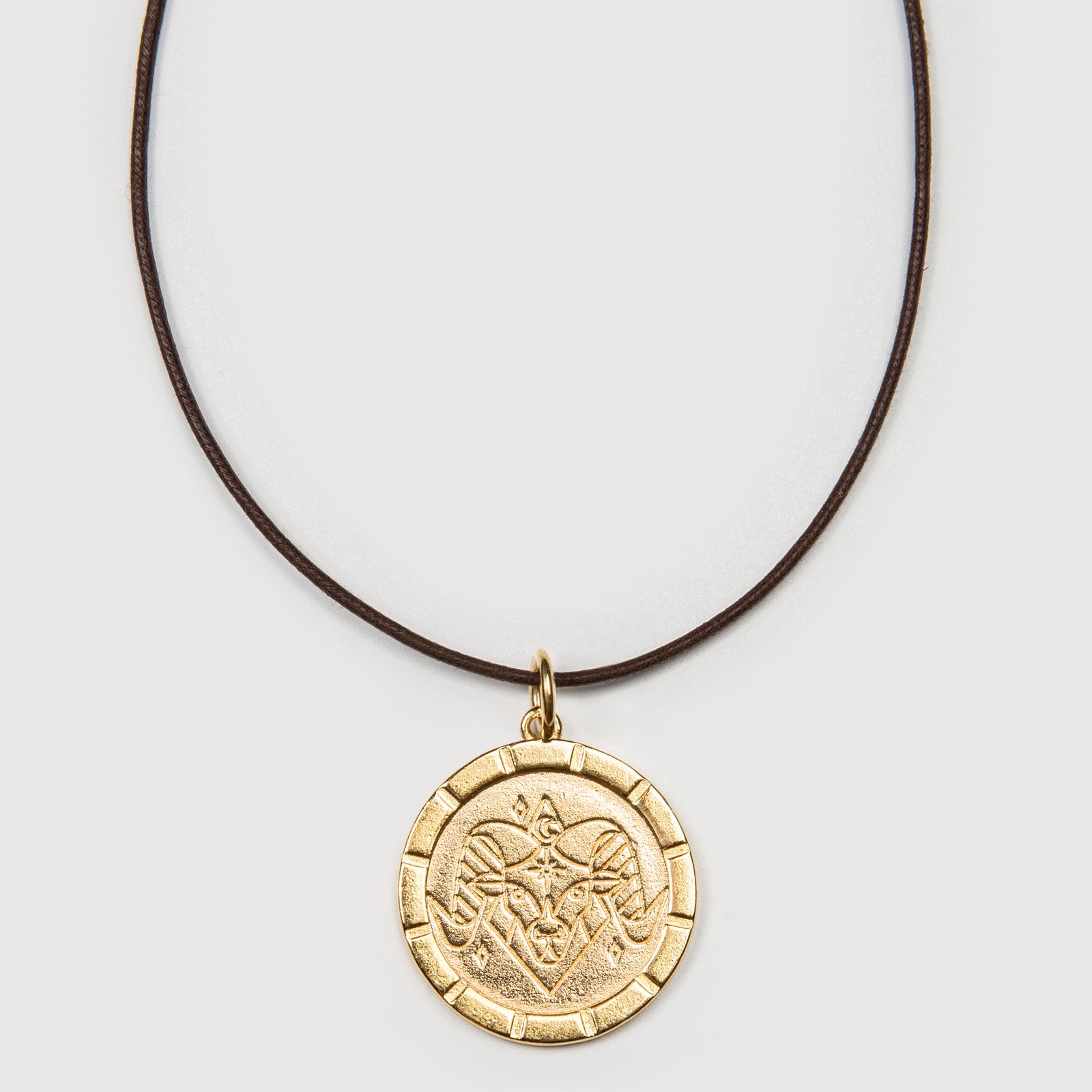 collaret cuir medalla gran or 01 Aries Medalla oro grande