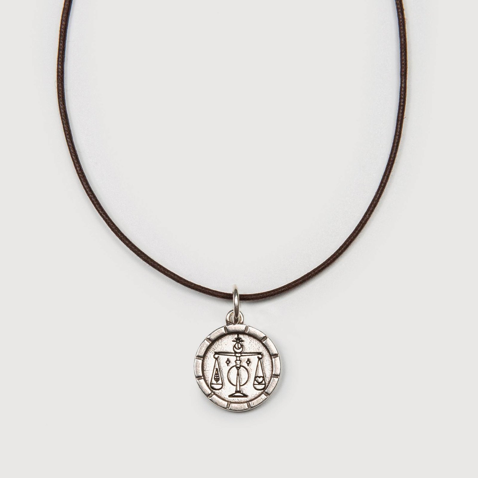 collaret cuir medalla petita plata 07 Libra Medalla plata pequeña