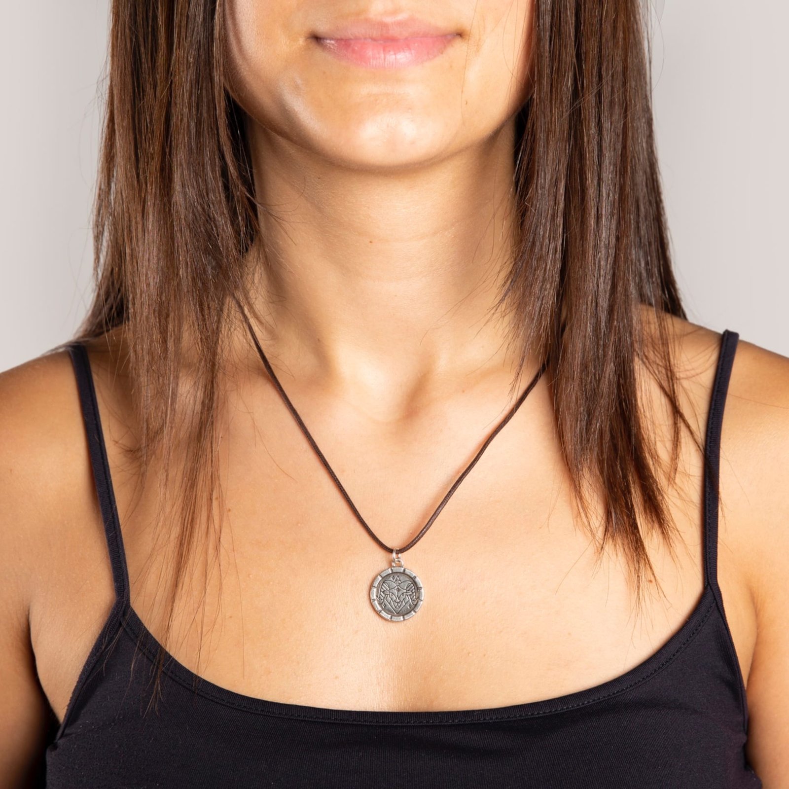 small silver leather Medalla plata pequeña